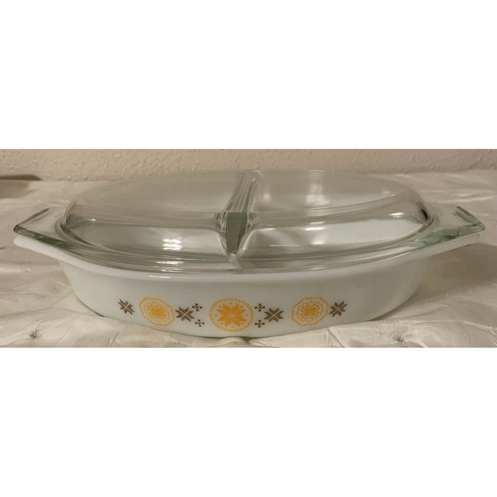 Vintage Pyrex Town & Country 1.5 Quart Divided Casserole Dish With Lid